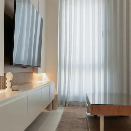 Ovis Luxury Seaside Apartment Vlore