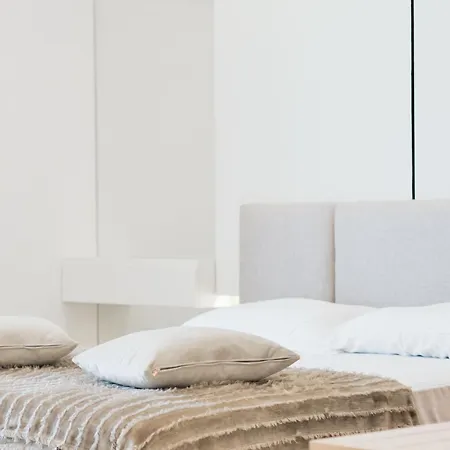 Ovis Luxury Seaside Apartment *