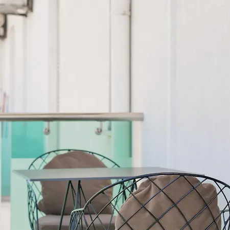 Ovis Luxury Seaside Apartment